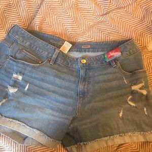 Light wash ripped jeans shorts